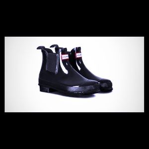 HUNTER RAIN BOOTS- MAKE ME AN OFFER!!